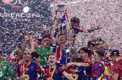 LOL赛事-那不勒斯重返联赛争冠行列，球迷欢呼不止的简单介绍