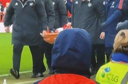 英雄联盟总决赛2025-马赛队主场失利球员深夜训练备战下场的简单介绍