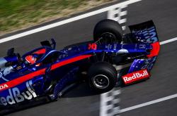 LOL决赛-梅赛德斯轻取红牛二队，汉密尔顿状态火热