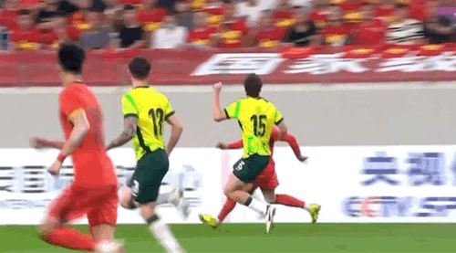 包含球星爆发！亚洲杯赛场再现神级操作的词条