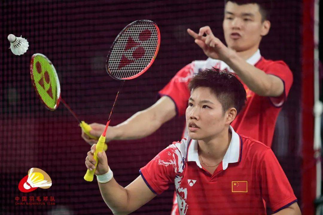 中国队横扫德国队,黄鸭组合点燃赛场 中国队横扫德国队,黄鸭组合点燃赛场